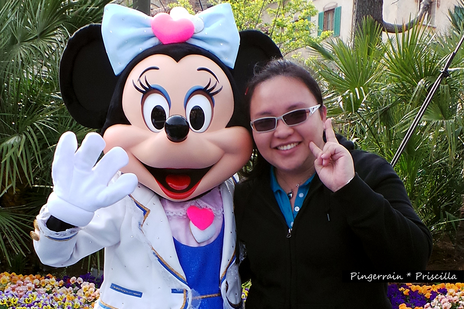 In Japan, Mickey and Minnie are Super Idols~